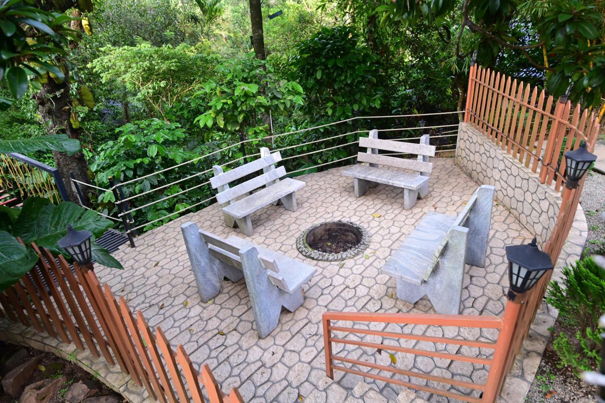 Misty Rain Estate Hotel Madikeri Eksteriør billede